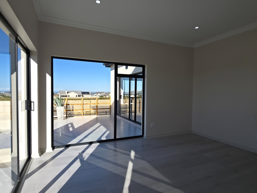 4 Bedroom Property for Sale in Fountains Estate Eastern Cape